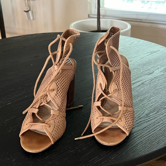 Aldo Shoes - Picture 9 of 9